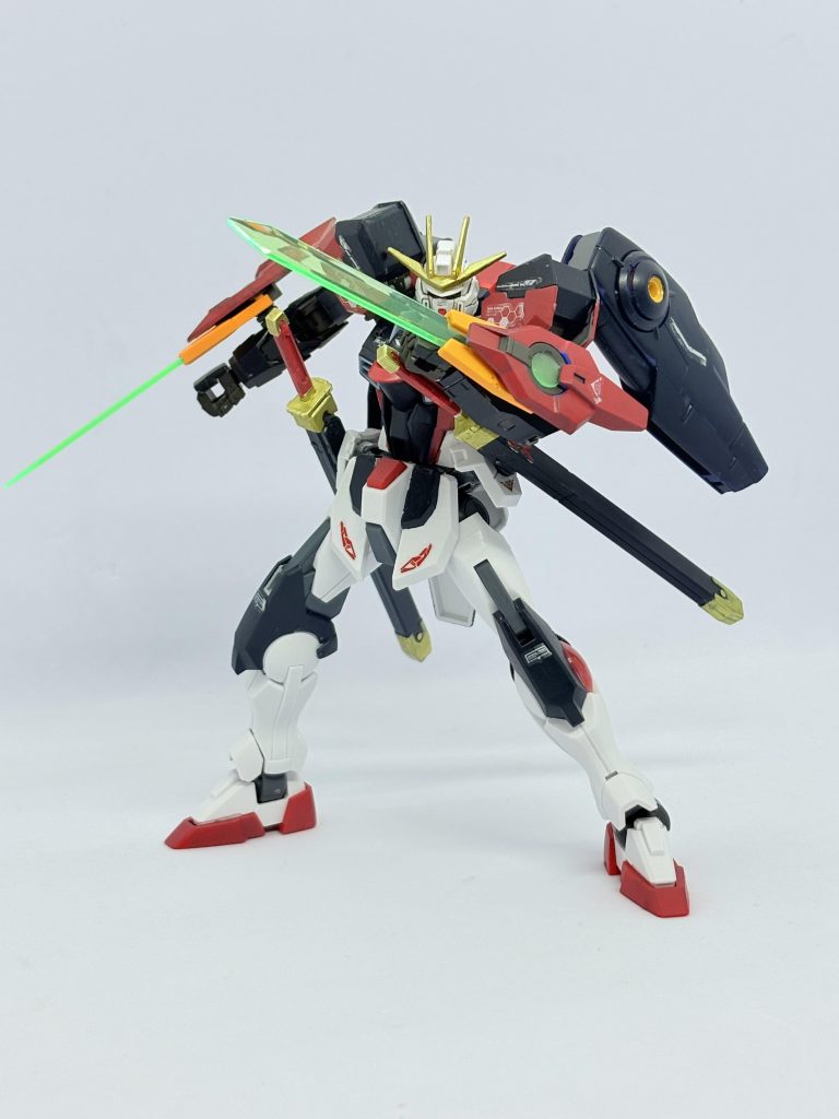 零エッジとか、何となく厨二感がありつつビルド系ならギリギリカッコいいとダサいの真ん中辺りで有り得そうなネーミングをつける。が裏コンセプト。なんの零式やねん、みたいな。