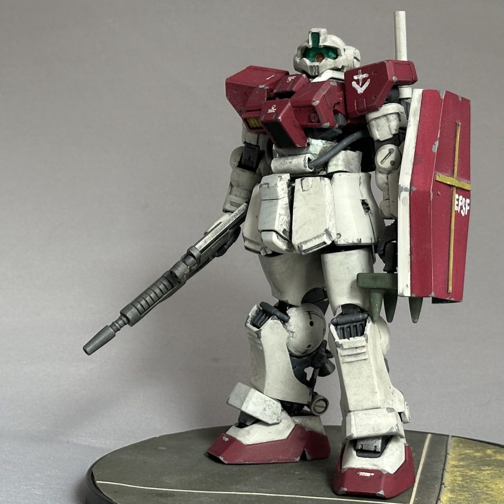 というわけで、30MMポルタノヴァをフレームにジャンクパーツやプレバン余剰パーツなどを組み合わせて偽装モビルスーツ「ゲム・カモフ」を作成しました。ゲム・カモフはコミックス版MSイグルーに登場する「ジオン」のモビルスーツで連邦のジムに偽装して連邦の艦船などに近づき至近距離、あるいは背後からの攻撃等を想定して開発されました。今回の私の「ゲム・カモフ」は少しアレンジさせていただいております。