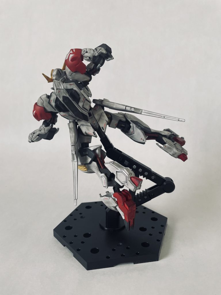 後ろからMGルプス楽しみですね僕は予約もできず抽選も外れました💦発売日に買いに行きます！ご覧いただきありがとうございました！