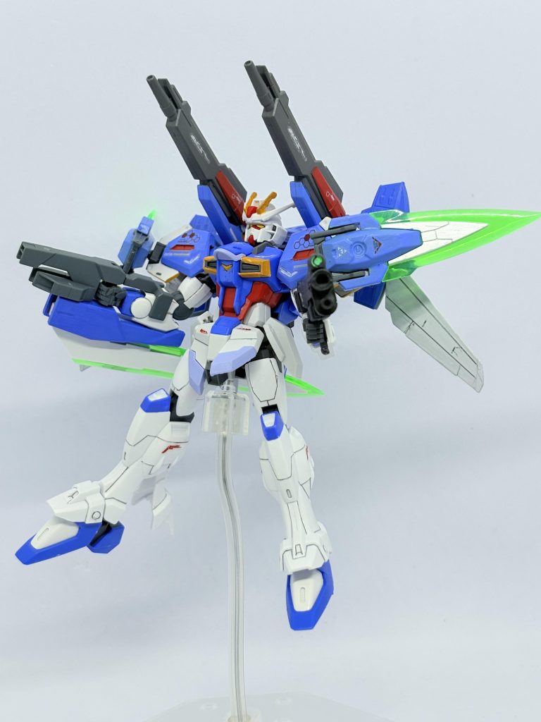 但しリニアビームキャノンを付け替えることで範囲攻撃型のフルバーストにする事も可能。