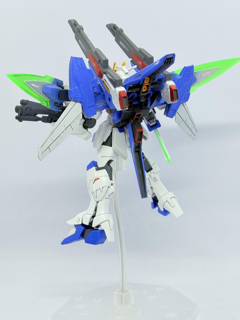 背面。実はアサルトシュラウドの上面部分はHGじゃなくMGの方を付けてる。ネオジム脱着。