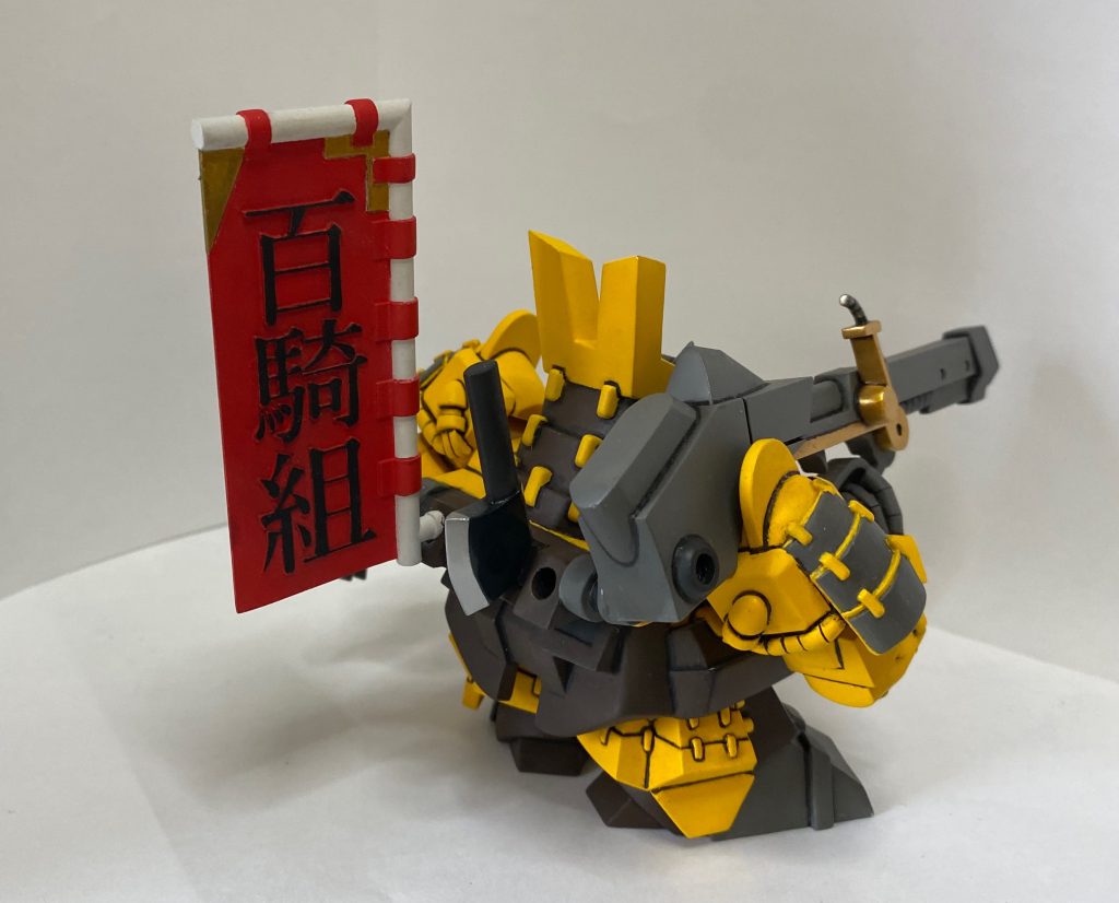 オマケ。斧は設定画通りに収納。馬に乗って短いナタのようなものを振り回すとか、敵に攻撃を通す気はあるのかと。