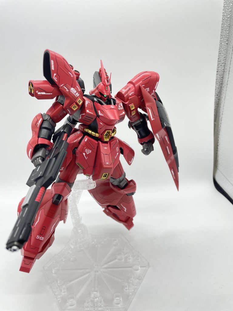 ゴールドやシルバーはスーパーファインシルバーで仕上げました。とても落ち着いた光沢で、キラキラしていたので、もし百式を作る機会があれば、これを使おうと思いました