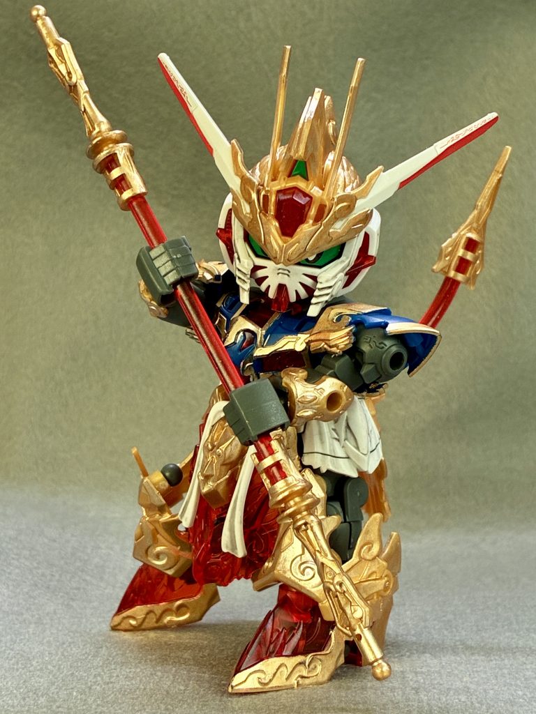 つま先を塗り忘れてたので追加でイエローゴールドのマーカー入れ。