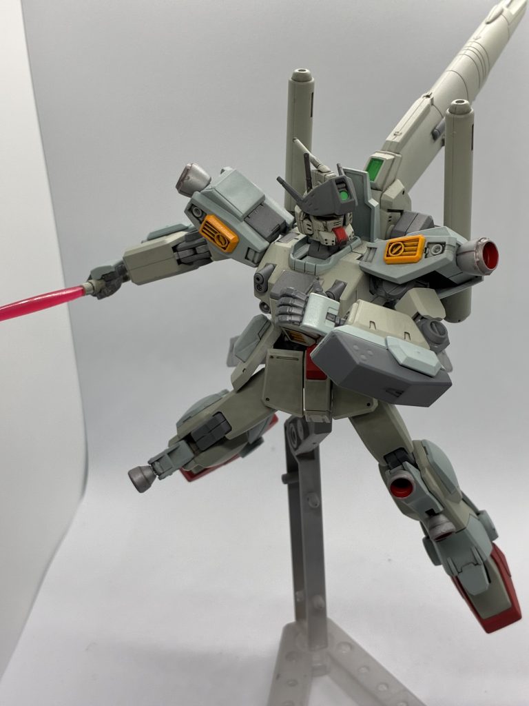 武装は内蔵火器は【E】のままで、以下が追加された。フェダーインライフル腕部ガトリング砲ダブルキャノンビームジャベリン