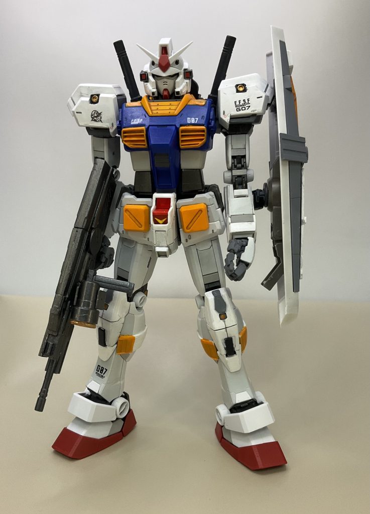 シャンとしておかかさんの7号機を拝見して、奮起したのですが…足のパーツが複雑すぎて… 