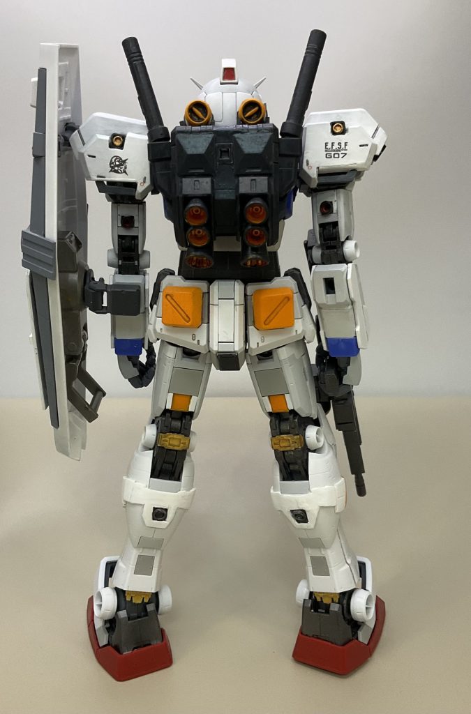 ふくらはぎ下の黄色いパネルは再現を諦めました