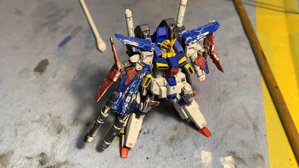 無惨にも一度クリアがけに大失敗した両腕両腰アーマー😩💦塗料が濃かったんでしょう、どえらく白くなり干からびた田んぼのようになってしまいまして…