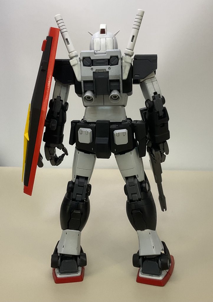 腰回りの後ろの形状も設定に合わせました。