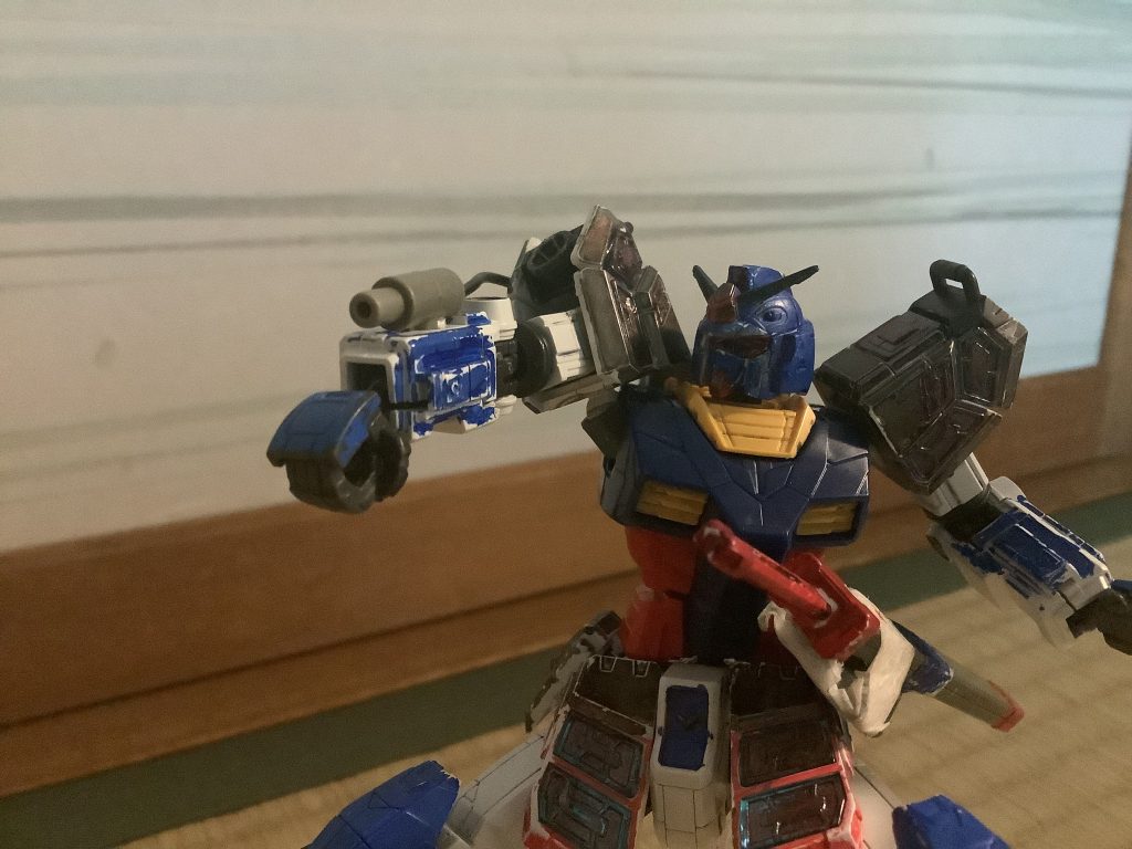 「逃がすわけにはいかない！」ビームガン