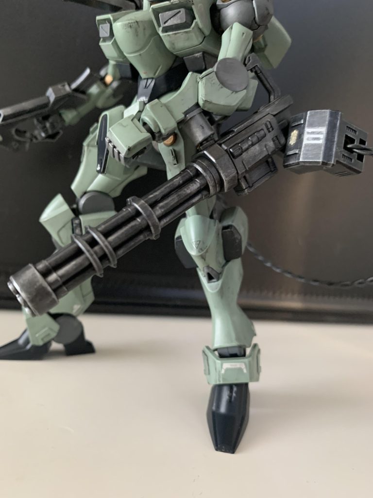 主武装のビームガトリング。バックパックからエネルギーが供給されている設定。