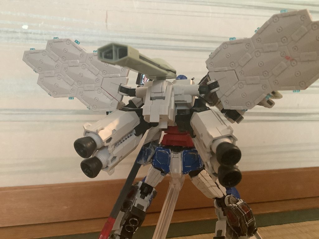 バックパックにグラスフェザーを取り付け、ザウォートのブースターを装備しました。