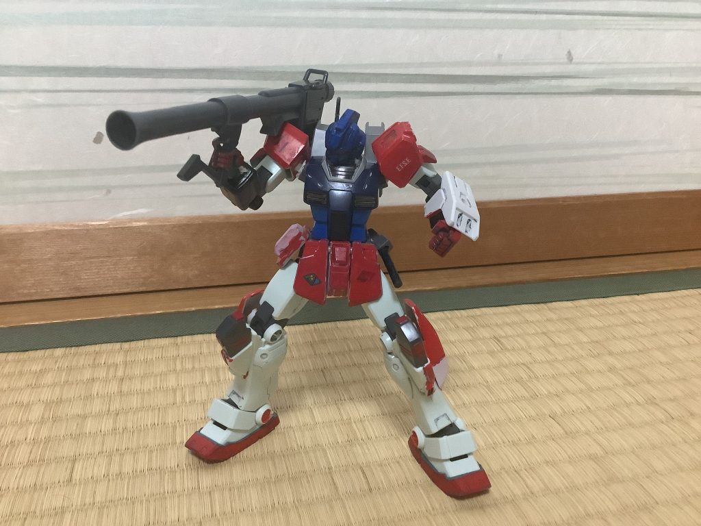 ハイパーバズーカを持たせています。バズーカもいいですね。