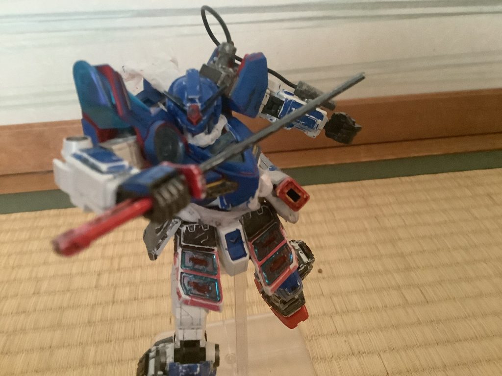 今回も変わらず、真田刀とショートビームガンサーベルを装備しています。