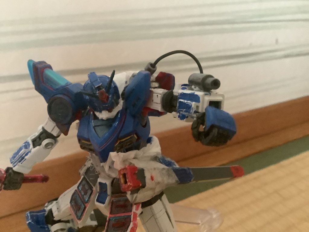 ビーム変換エネルギーパネルにより、ビームライフルとビームサーベルは効かないため、相手はハンマーとバズーカ、バルカンを使ってくると考え、バズーカは、ビームガンで爆破させます。