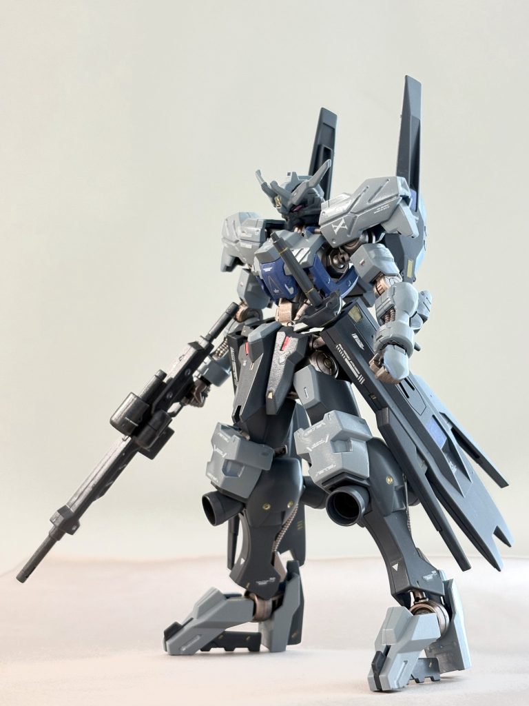 今回はUVなしで、シールとラピーテープとホログラムテープです。おでこと背中がホログラムテープです。