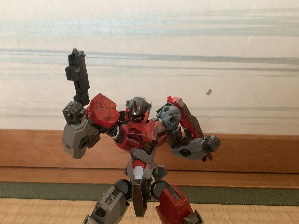 ・ハンドガンパトNAGANOのメイン武器。テーザーやトリモチ弾、ネット弾などに装填可能。