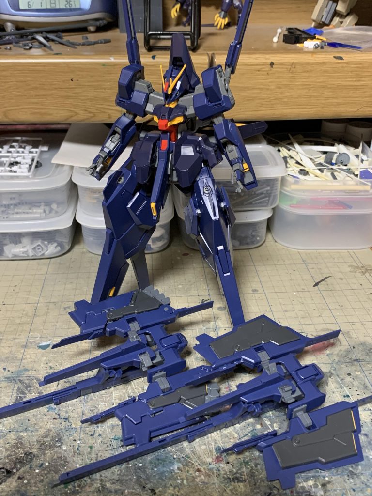 ここからは制作過程をば。まずはぱち組のハイゼンスレイⅡとフルドド2セットを用意します。それからまったくのノープランで制作を開始(いつもの)。なんせ急にハイゼンスレイⅡとフルドド2セットでなんか作ろうと思いたったものですから(笑)。ほら、思いたったが吉日と言いますからね。