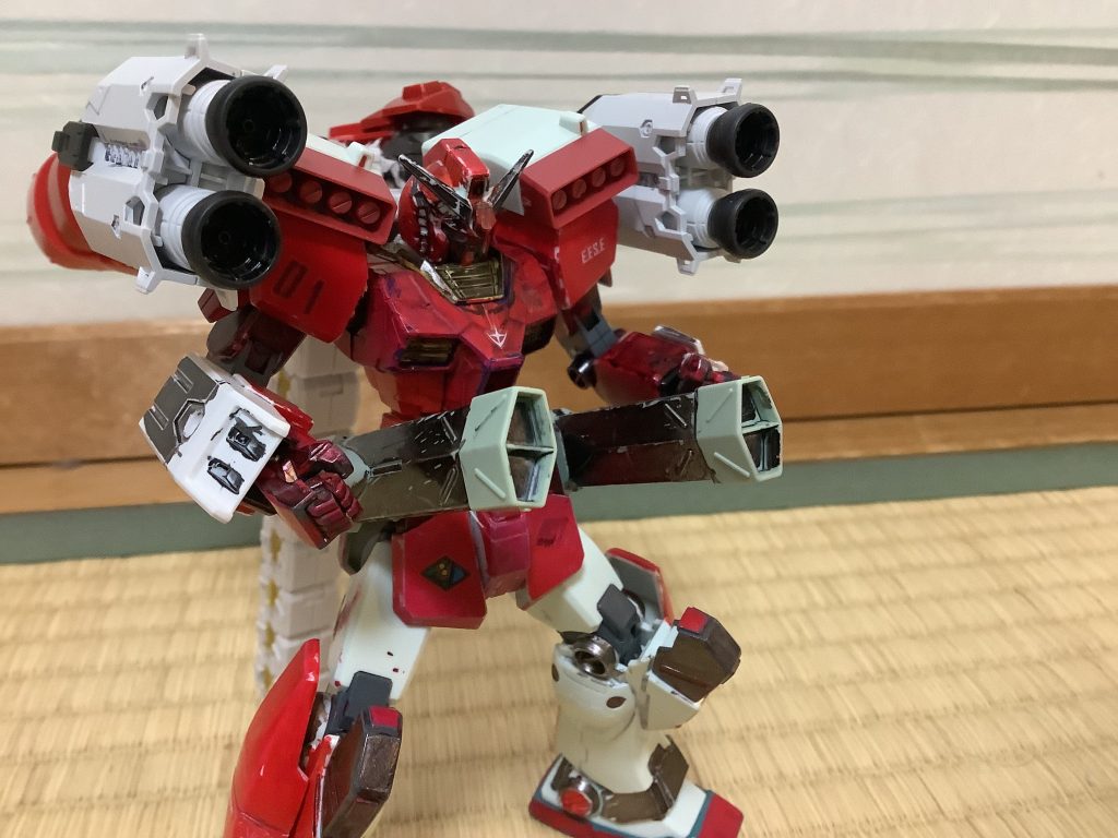 2連装ビームキャノン腰に取り付けたビームキャノンの威力は、ダブルゼータのダブルビームライフル4発分であり、薙ぎ払うことが可能である。オオモト・アカイ「これあればビームライフルいらないな…」