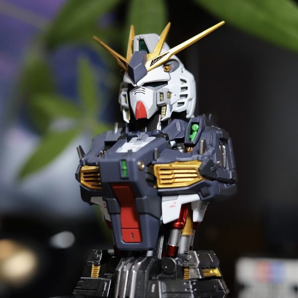 RX-93 νGUNDAM – Mechanical Bust