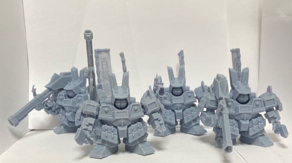 出力ホワホワの四体。出力した当初は3Dプリンター最高とか思ってましたが、蓋を開けてみれば、苦手な、詰め作業のオンパレードでした。