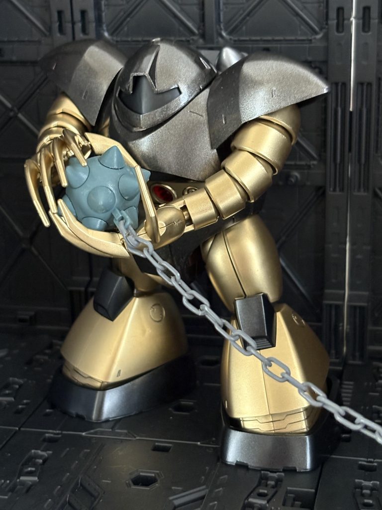 ガンダムハンマーも軽々とガンダムハンマーはMGを使用しましたが、それでもゴッグの手が大きいので、ハンマーが小さく見えます💦