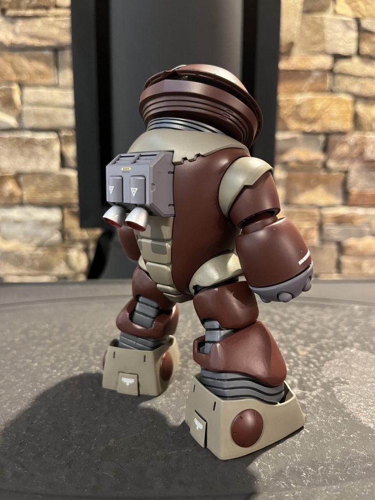 お次は、バックショットです₍ᐢ⸝⸝•ω•⸝⸝ᐢ₎主に改造したところは脇腹と脚をパテで盛ったり、首を短くしたりしました(*´˘`*)