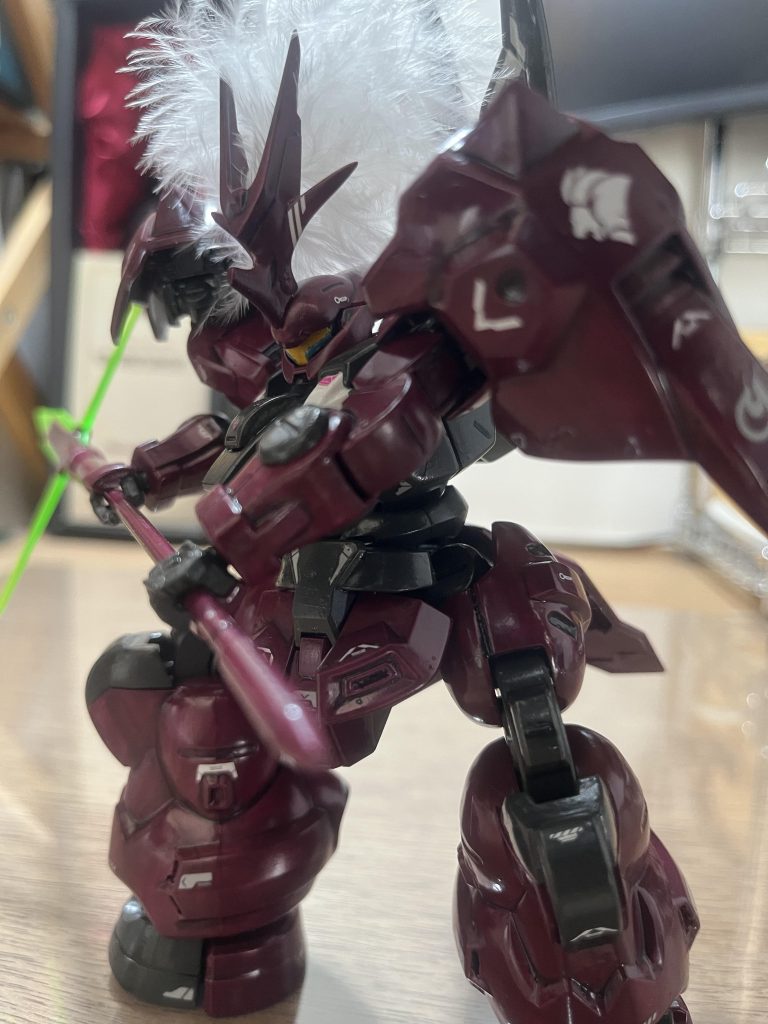 水星1話でミオリネが乗ったエアリアルとの決闘時に柄の方で突くまだ手心を加える余裕があった頃のディランザ