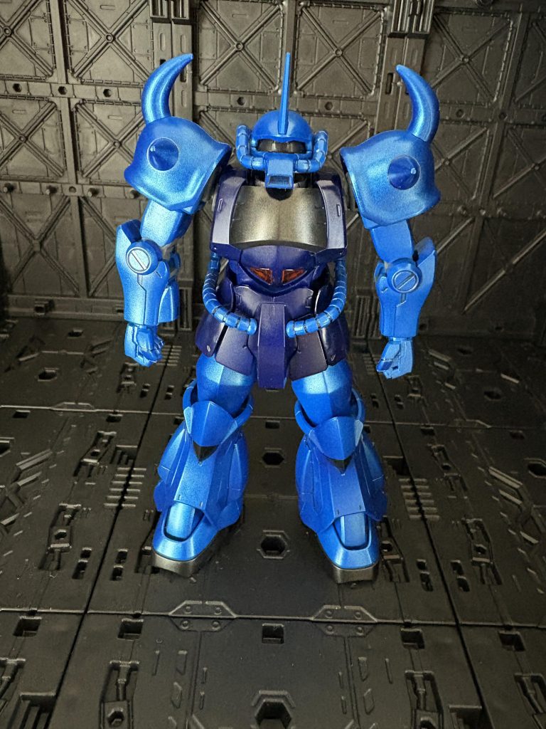 これはA型仕様 左手のマニピュレーターがノーマル仕様に。