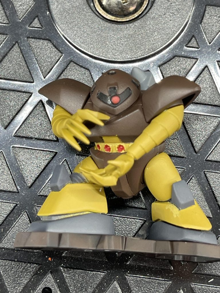 筆塗り苦手なので今回はマスキングしながら塗装しました。