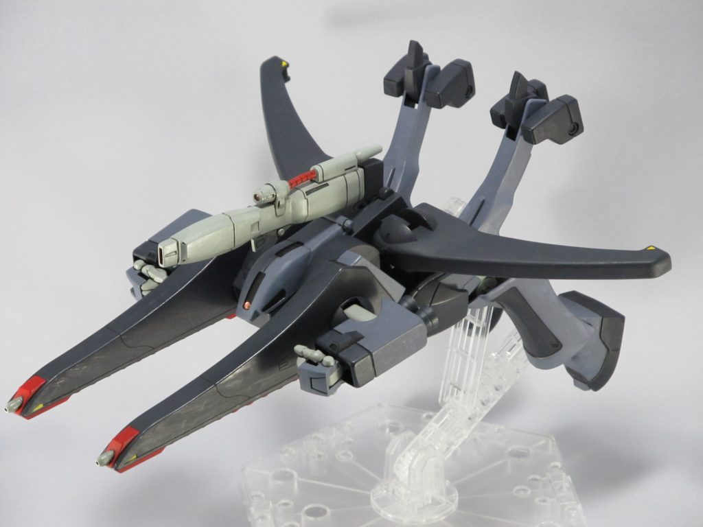 MA形態上腕を前腕に収納するギミックを付けたので密度が上がってよくなったんじゃないかなと思っていますモノアイはH・アイズを重力でのせてるだけなのでいつでも消灯状態を再現可能です