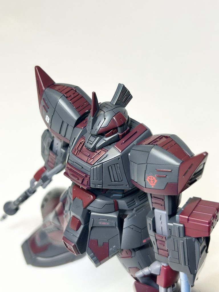 頭部も形状変更し、既存のものより全体的にシュッとさせました。