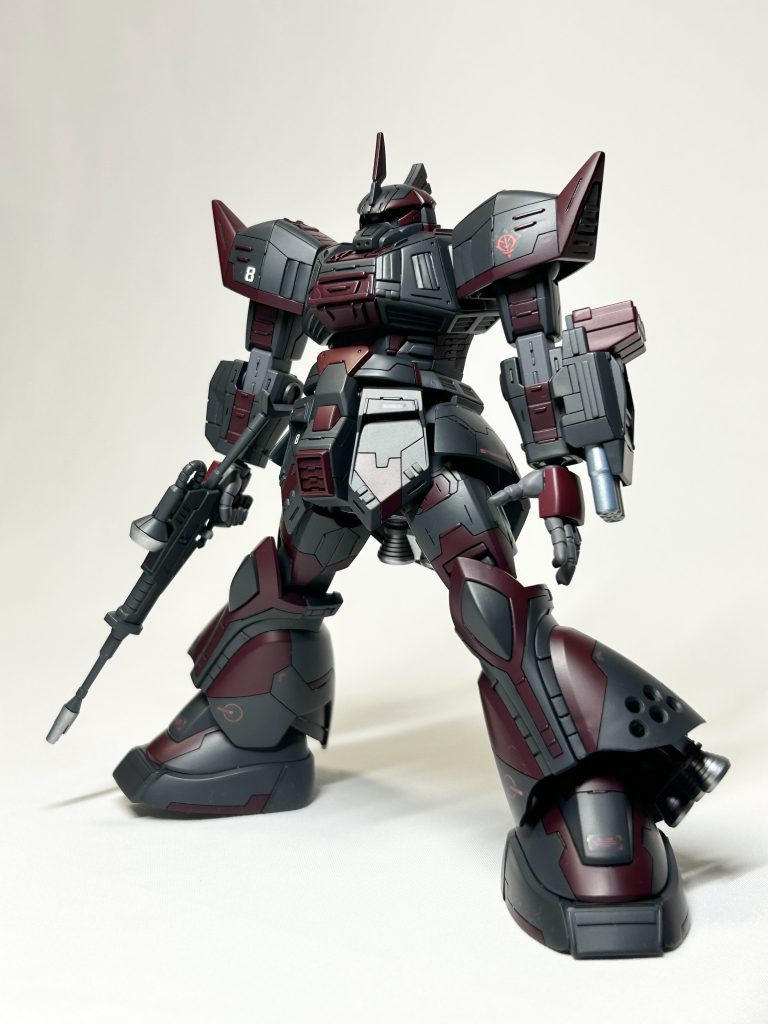 ノーマルモード:機体シルエットは、ガッチリの中に、スタイリッシュさも混ざっているようなイメージで改修しました。