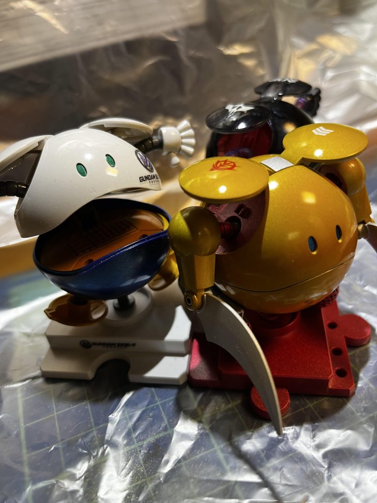 左後ろはGUNDAM SIDE-Fで買った限定ハロ