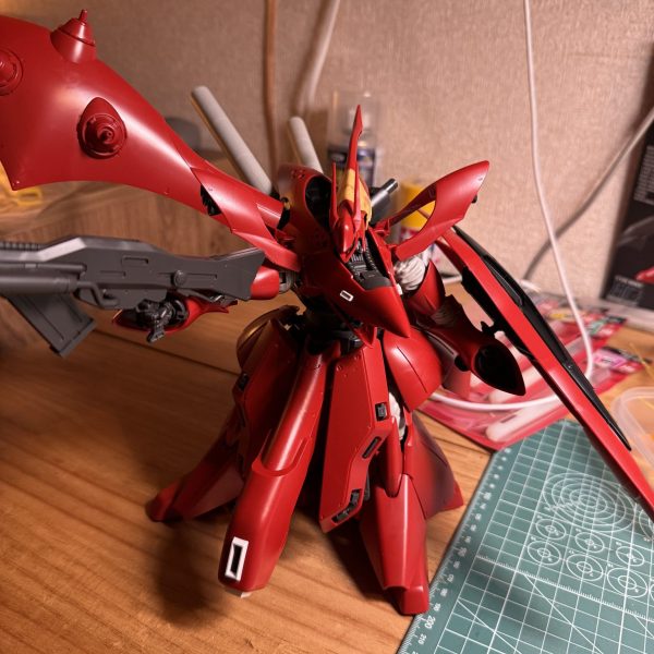 デカい！でもさすがHG、デカいのにパチパチ組み上がるのは気持ちいいですね。ちょっとした小型犬持ち上げるみたいな満足感。うーん、また長い道のりが始まりました。