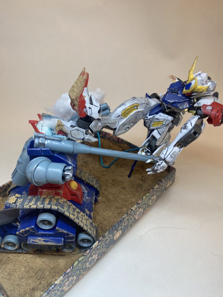 バルバトスルプス vs ガンタンク