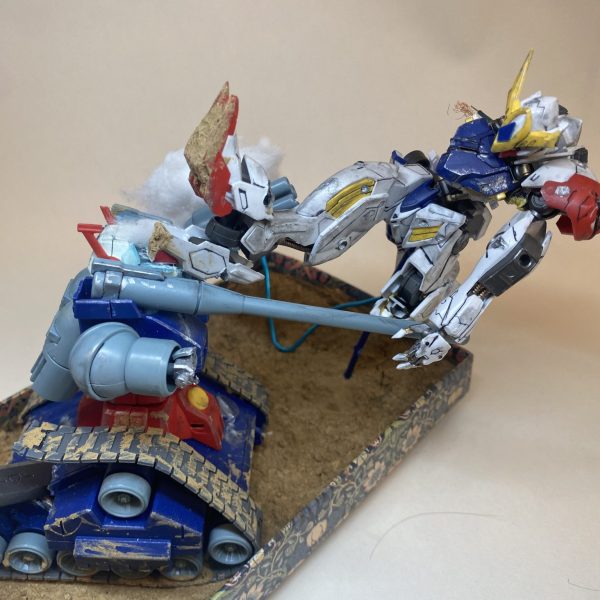 バルバトスルプス vs ガンタンク