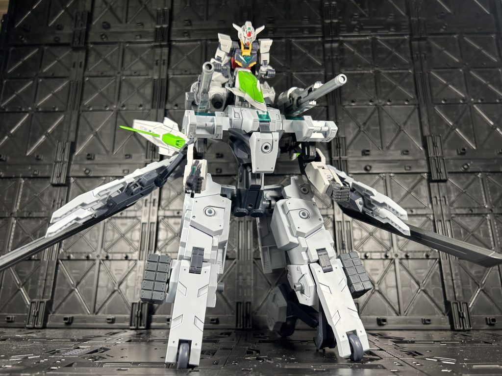 ビークルモードからバトルモードへ変形参考文献:仮面ライダーカイザ