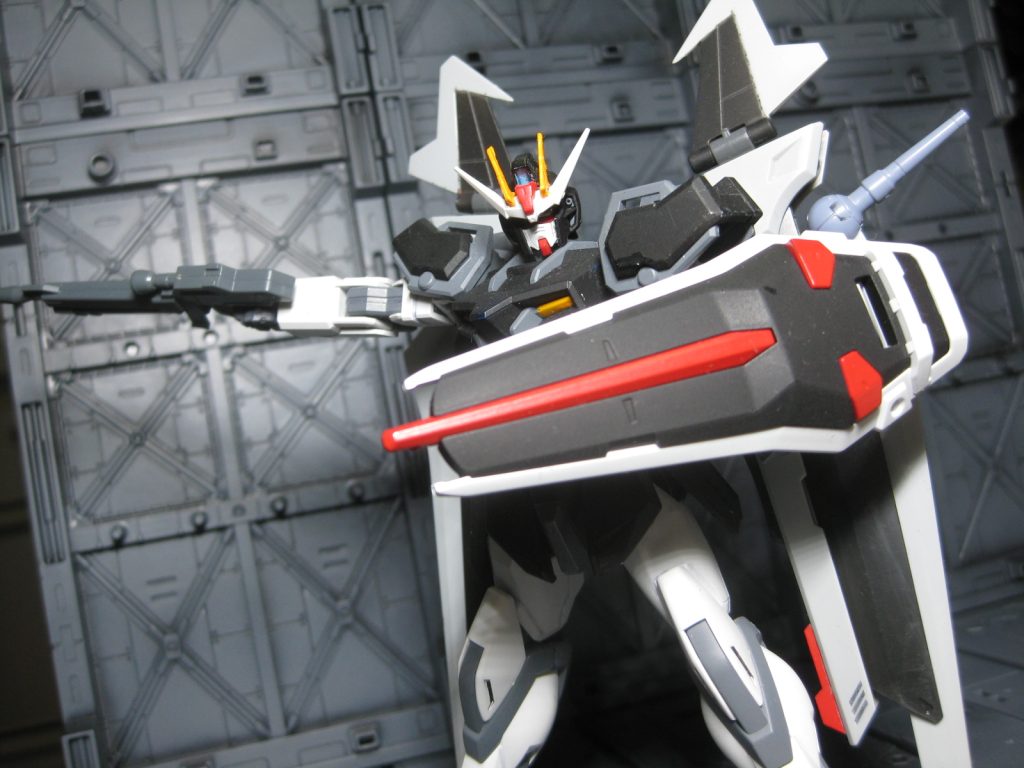 シールドはノーマルだと統一感が無いのでこのカラーリングにしました。