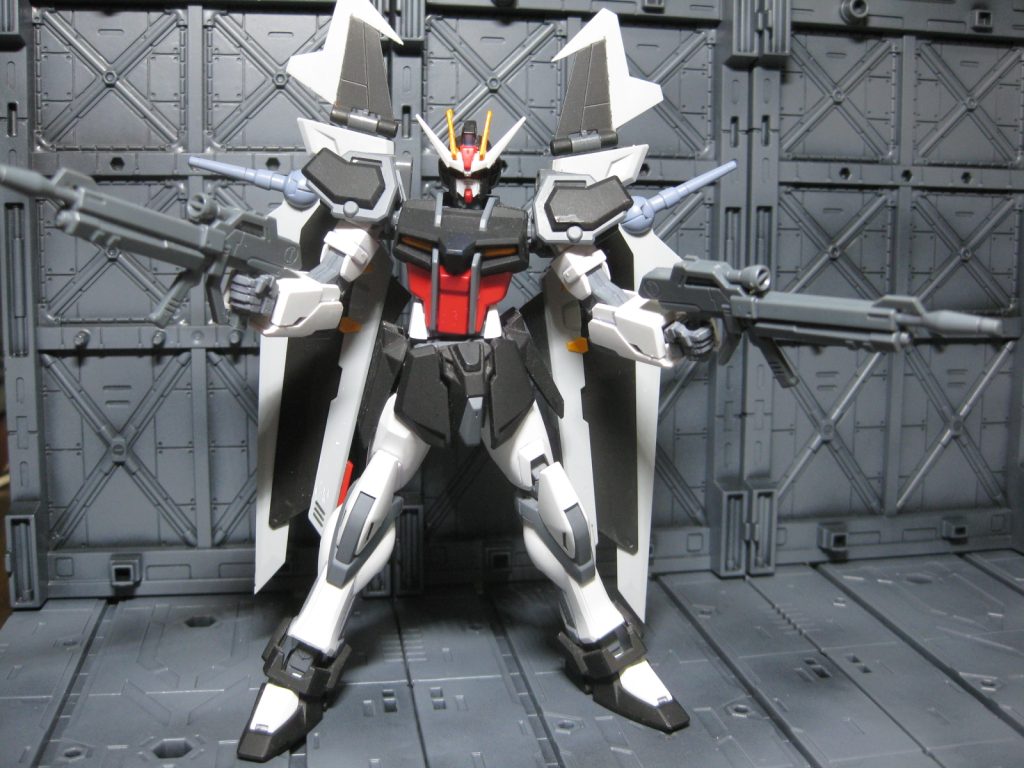 ビームライフルの二丁持ち。劇中はデュエルのビームライフルでしたが、こちらはこのビームライフルで。