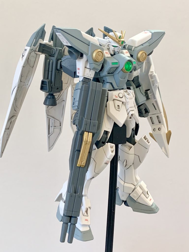 胸のクリア部以外を艶消し塗装でコーティングしました。