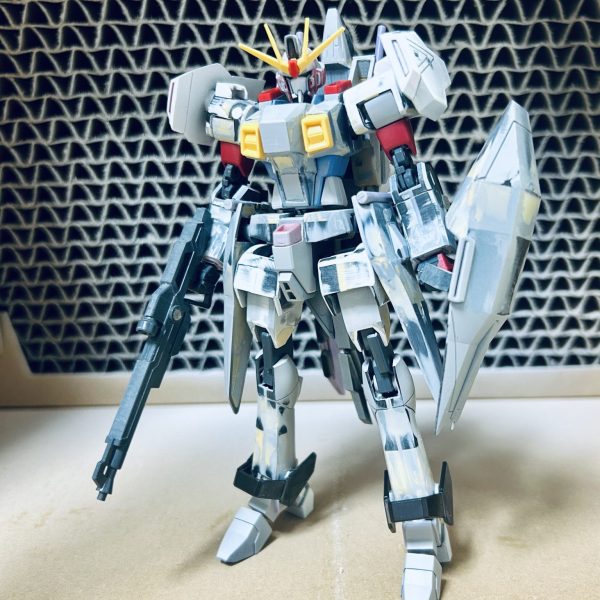 ほとんどの工作が終わって仮組足の細さが出たのと、肩がいかつくなってハッタリが効くのではなかろうか！表面処理が甘いところと、スジ彫り直し、洗浄…はまた明日