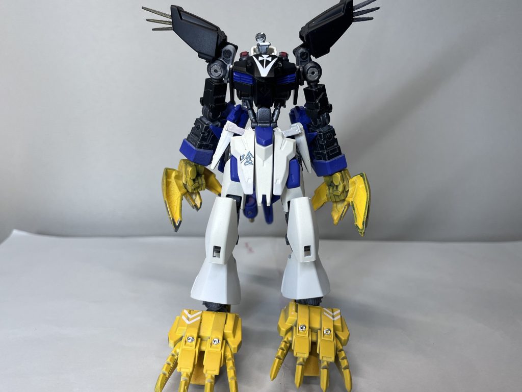 ガンダム・ニャダールと猫舞=零式を合体させます。まず頭を取り、