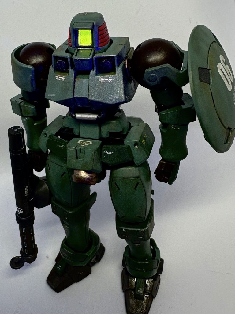 顔はブラックライトでビコーン