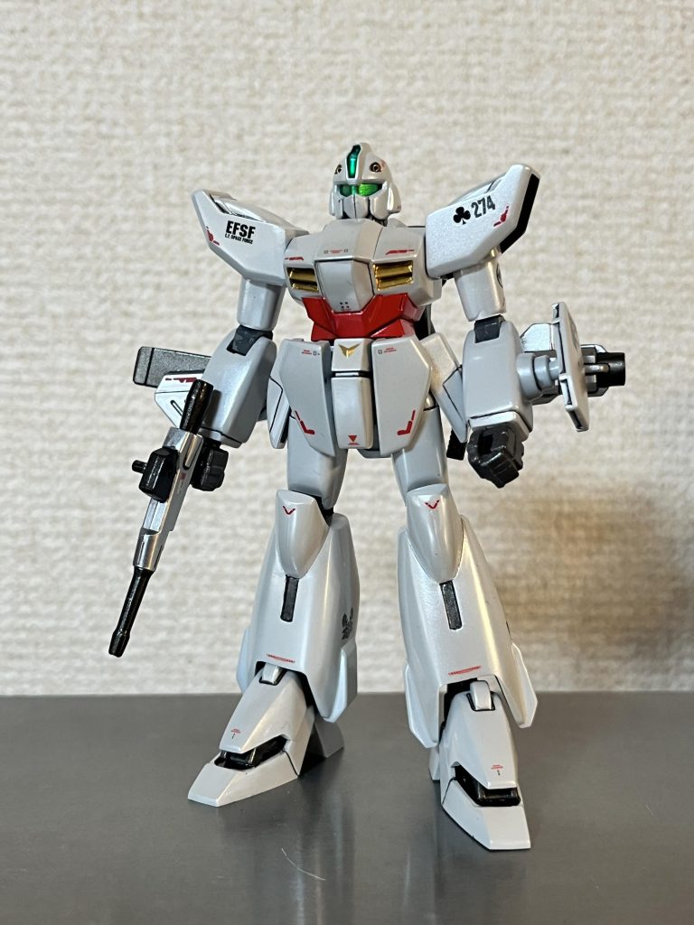 クレオスのパールカラーで塗装しました。旧キットはマスキングの訓練になります。何度か失敗しました泣かわいい❤️