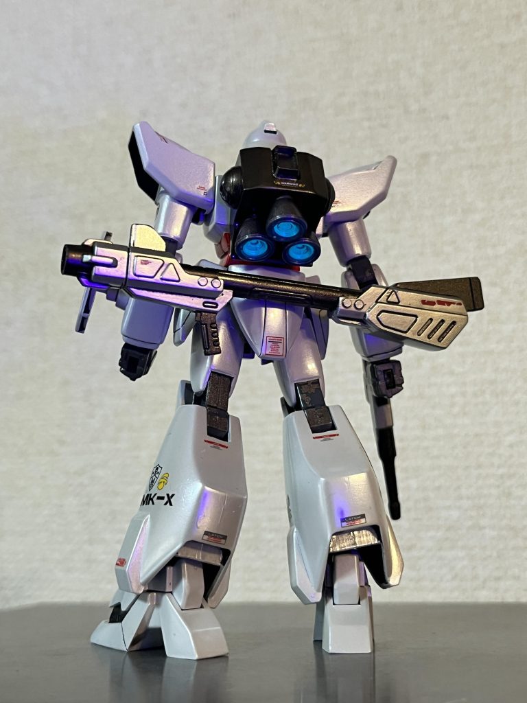 味のあるバズーカも装備でついてます。このキット、得意な方だったらスジボリやり甲斐があるだろーなー。僕は苦手なのでデカールでデコりました。スジボリ上手くなりたい!