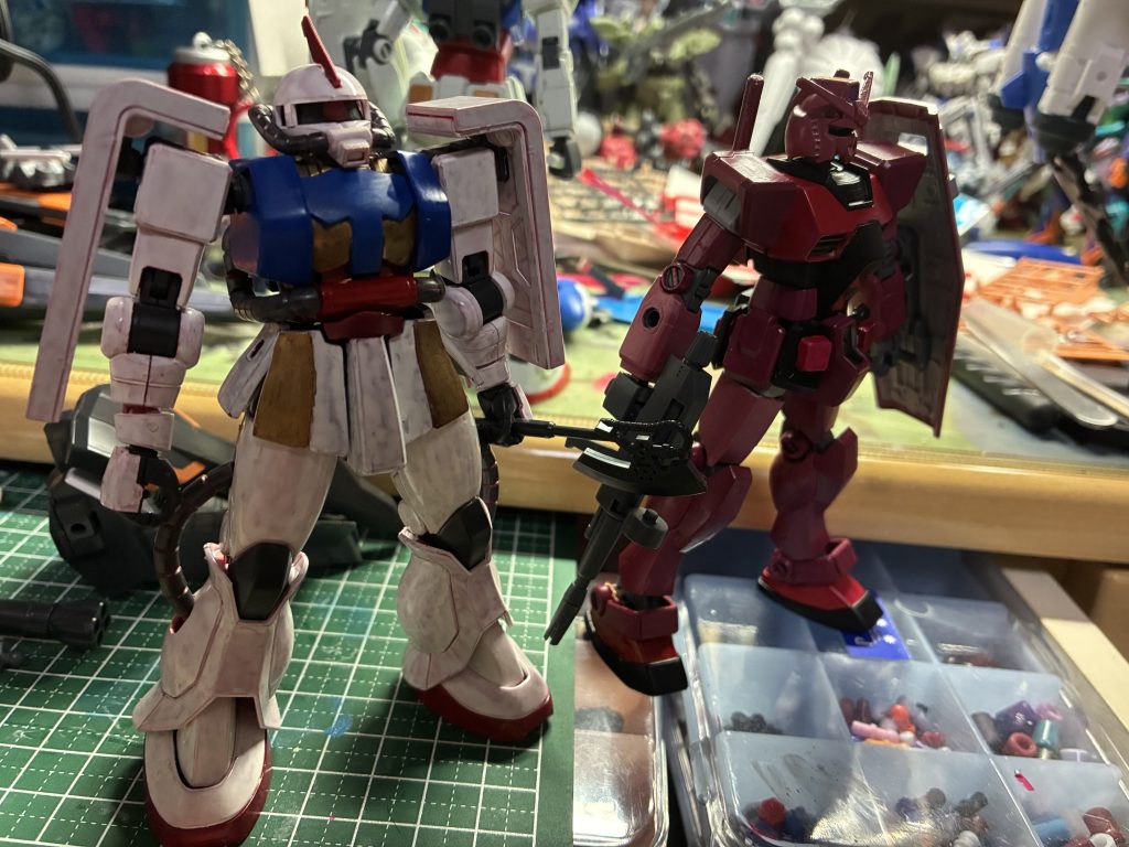 最後に赤いガンダム(偽)と。彼らは共にマヴとして戦うのか敵同士として戦うのか…赤いガンダム(偽)はこちらhttps://gumpla.jp/hg/24989762リンク貼り失敗していたので貼り直しました！