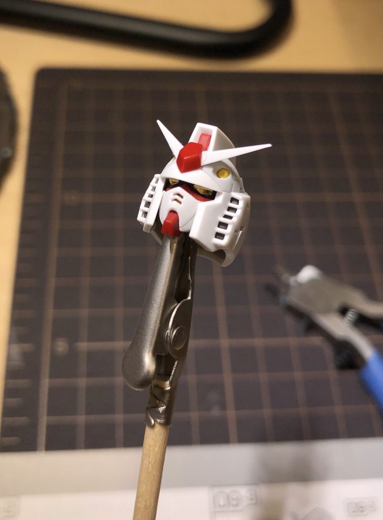 顔面の精緻な造形にもびっくり。