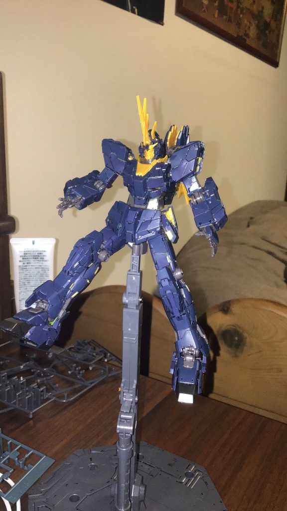 せっかくなのでここで供養5年ほど前、自分が一番最初に作ったガンプラがrgのバンシィなんですよねABSとか知らないでペンで塗装したらパキパキ割れてお陀仏しましたバンシィがガンダムで一番好きなんでまたリベンジしたいですね