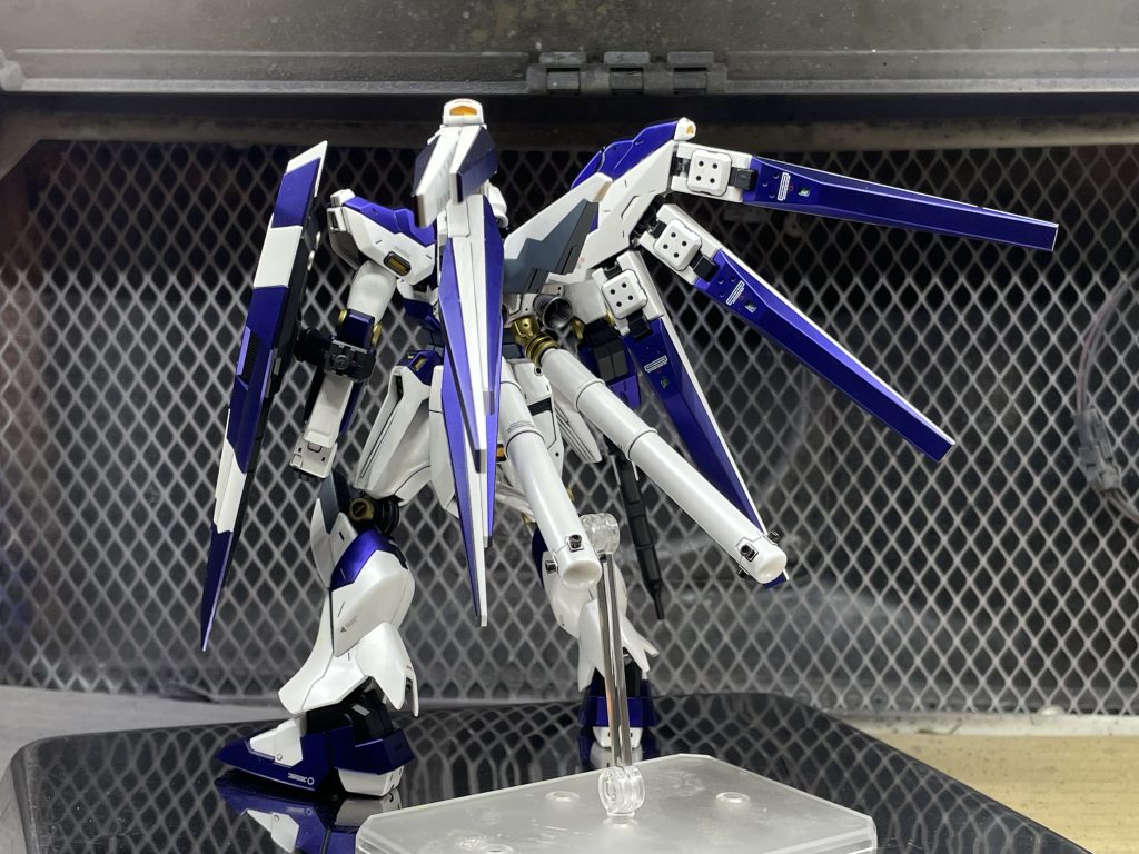 グレー外装はニュートラルグレーⅣ+ブルー少々